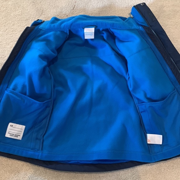 Boys Columbia fleece interchange ski jacket. - Picture 5 of 6